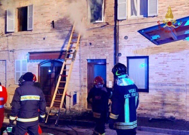 INCENDIO IN UN’ABITAZIONE NEL FERMANO, MUORE UNA BIMBA