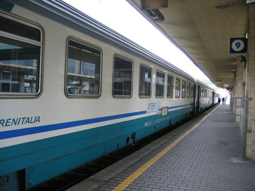 Treni ridotti dell’80% in Sicilia. Per coronavirus da questo giovedì. Si cercano soluzioni per gli abbonati