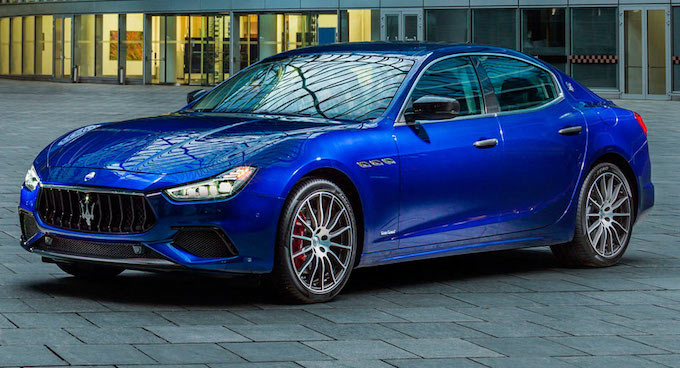 Un consulente del calatino totale evasore. Viaggiava in Maserati