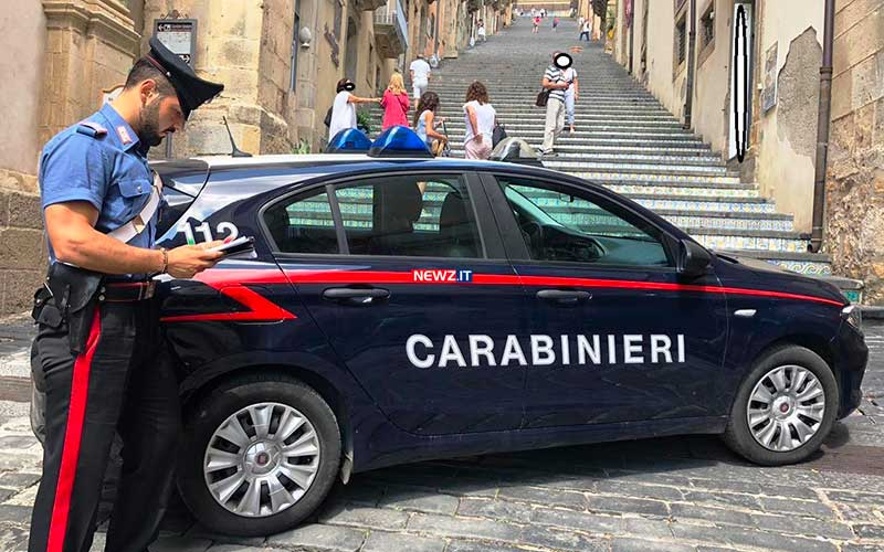Ha piante cannabis, armi e munizioni, un arresto con l’intervento dei Carabinieri di Caltagirone
