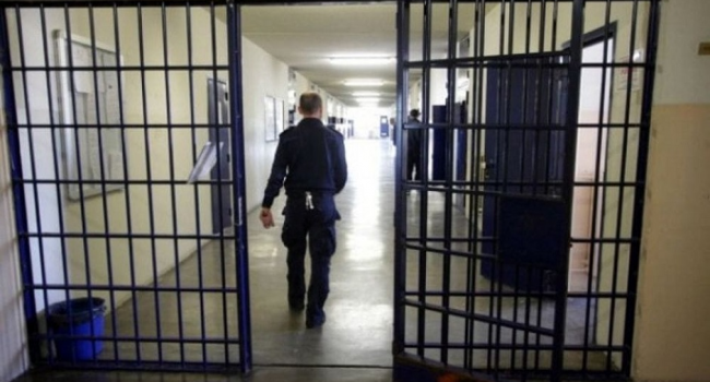Mafia: torna in carcere storico boss La Rocca. Era ai domiciliari nel Catanese per motivi di salute