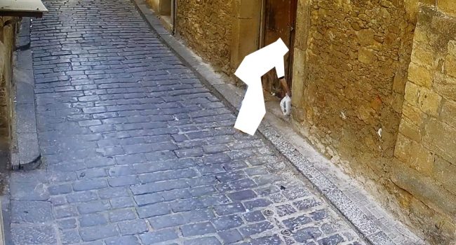 Foto-abbandono-rifiuti-in-via-Cappuccini-2.jpg