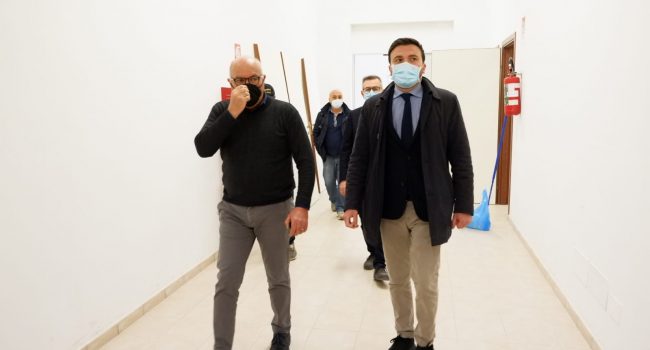 Foto-sopralluogo-PalaCaltagirone-per-hub-vaccinale.jpg
