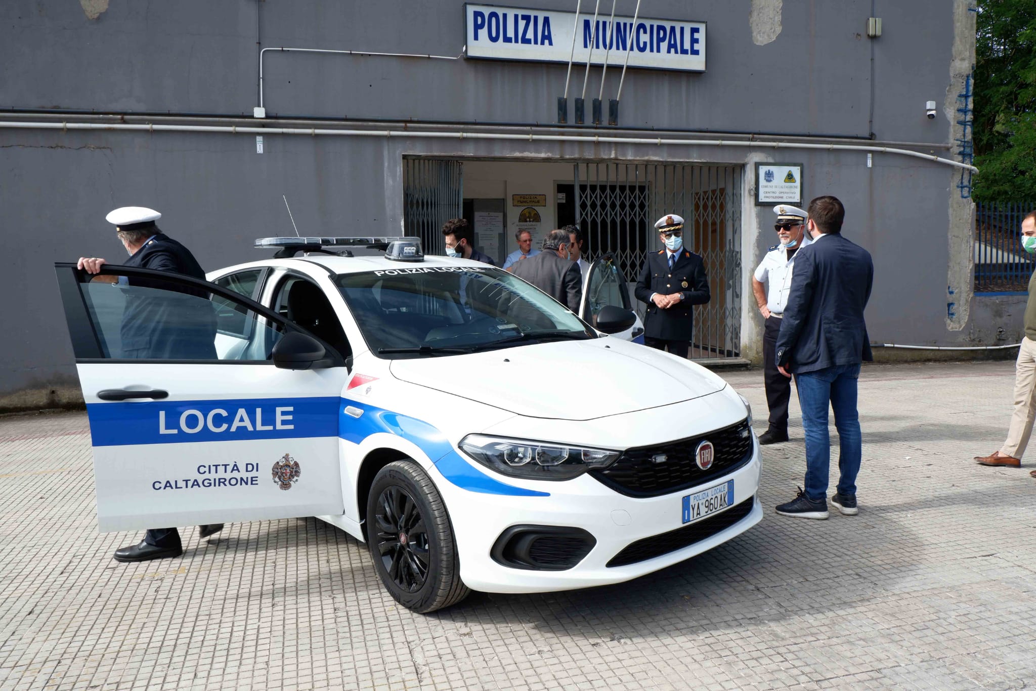 Due auto nuove alla Polizia Municipale di Caltagirone. Prese tramite il lungonoleggio