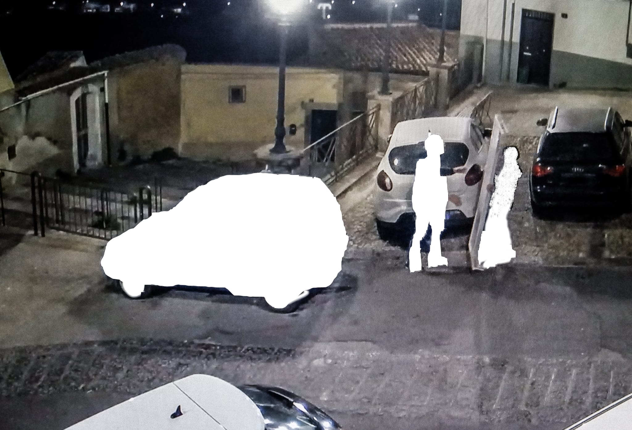 Altri 5 sporcaccioni beccati, per loro multe da 600 euro. A Caltagirone con le telecamere