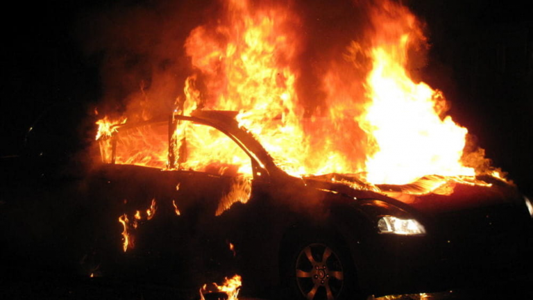 Arrestato romeno di 38 anni. Ha incendiato sette auto a Caltagirone lo scorso 20 luglio. Ecco i particolari