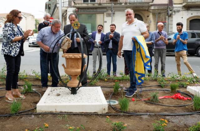 “Adottata” dal Lions Club di Caltagirone l’aiuola spartitraffico della via Giovanni Burgio.