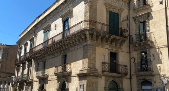 Palazzo Gravina-Pace verrà illuminato artisticamente