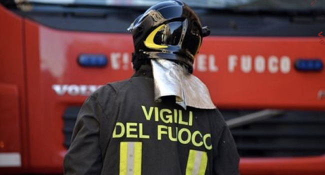 Incendio sulla 417. Traffico bloccato