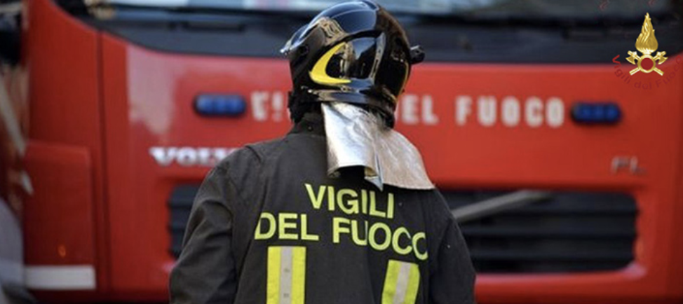Incendio sulla 417. Traffico bloccato