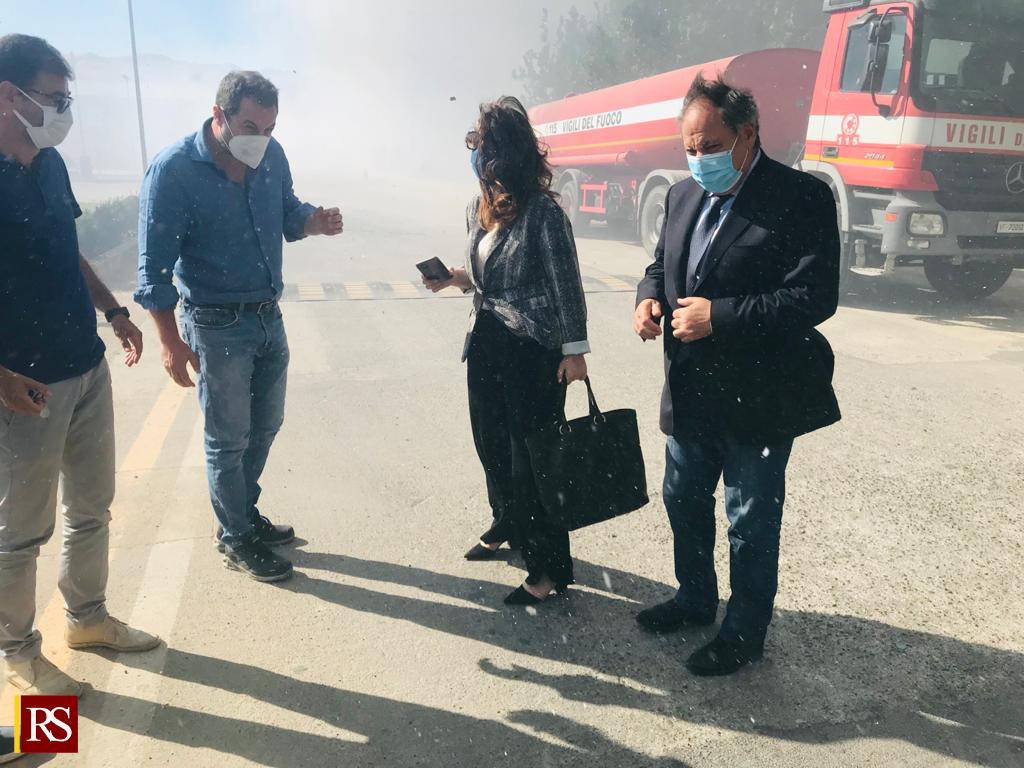Incendio Kalat, Regione: “Troppi imprevisti nella gestione rifiuti, avvieremo tavolo di crisi con prefetti”