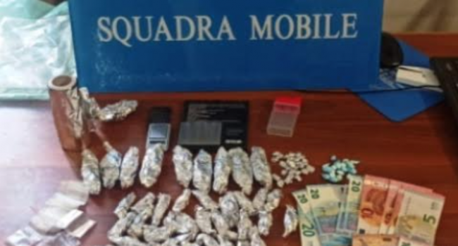 Due fratelli catanesi arrestati dai “Falchi” della Squadra Mobile per droga