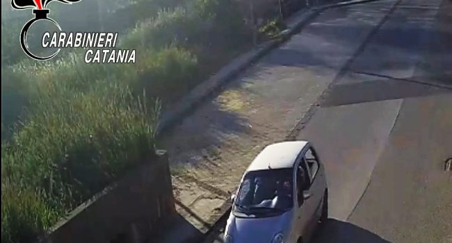 Avevano scippato un’anziana in pieno centro: identificati ed arrestati a Caltagirone