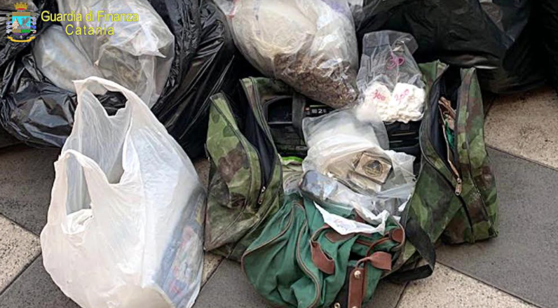 Lo spaccio della droga avveniva al cimitero. Guardia di Finanza scopre tutto. A Giarre