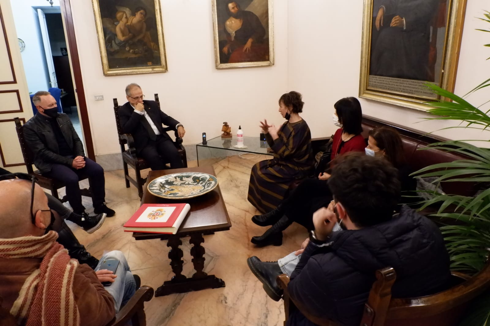 Dall’incontro con l’étoile Margherita Parrilla, le sinergie per mettere a punto due iniziative:una biblioteca per la danza e la musica e una settimana con i giovani