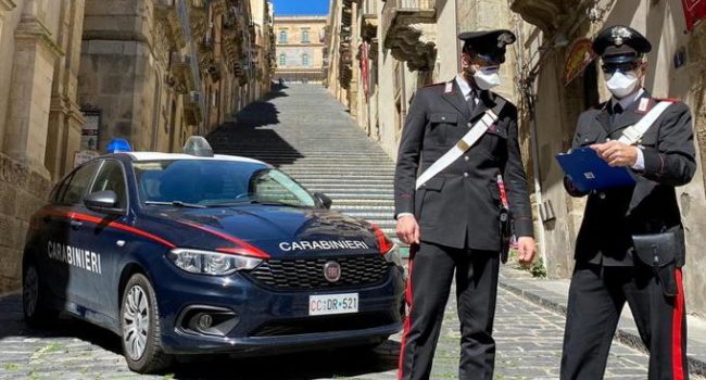 Denunce e segnalazioni a Caltagirone dopo controlli Carabinieri