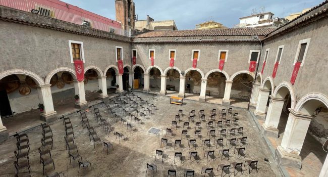 chiostro-Santa-Maria-di-Gesu-Catania_4.jpeg