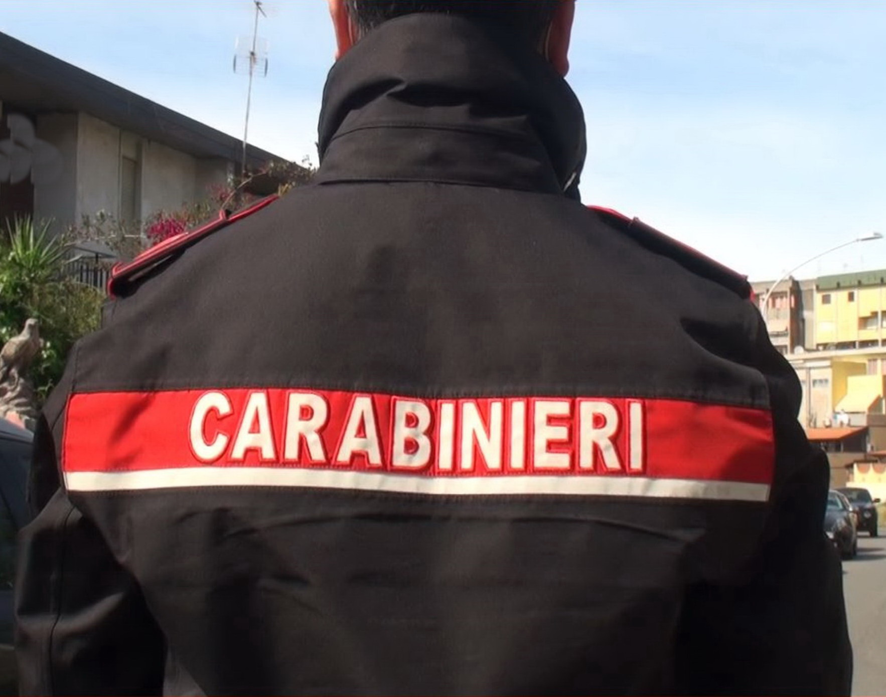 Tenta di ucciderlo per aver offeso la categoria di lavoro della fidanzata. A Ramacca arrestato 37enne violento