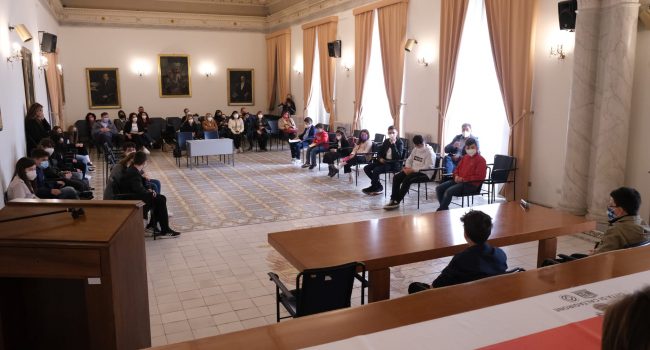 Foto-Consiglio-comunale-dei-Ragazzi-seduta-3-maggio-2022.jpg