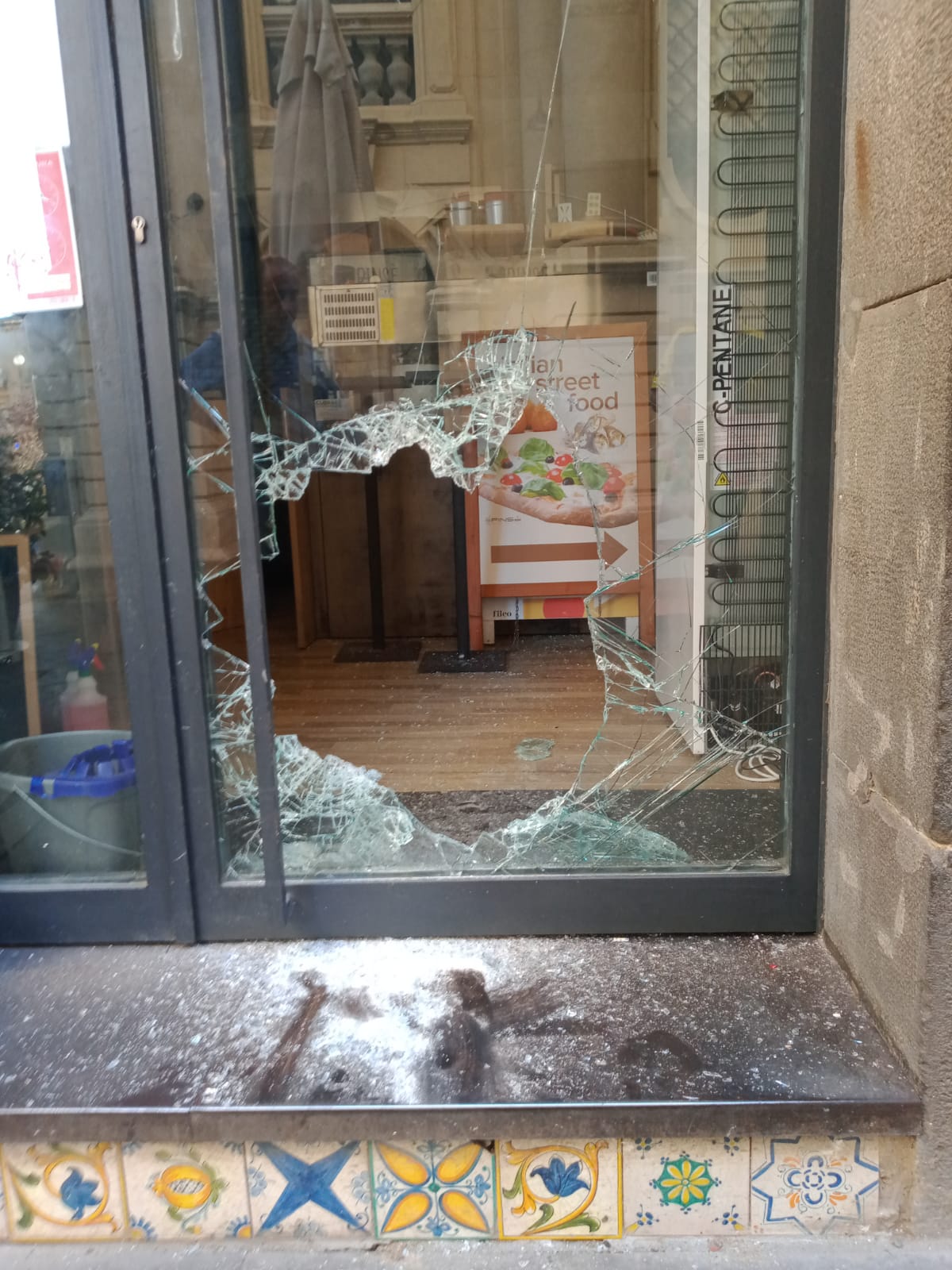 Raid in centro storico, Comune convoca associazioni di categoria e chiede tavolo sicurezza al prefetto