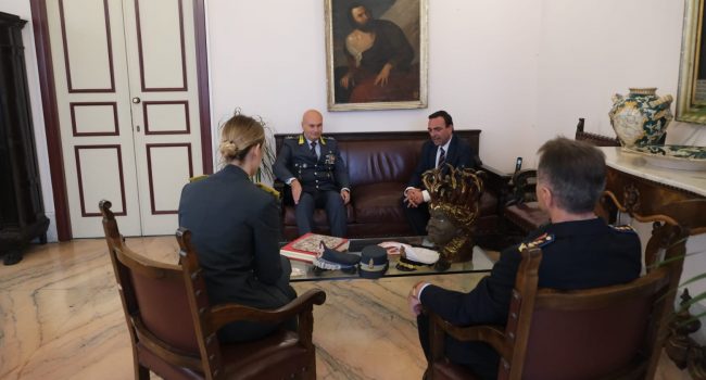 Foto-visita-comandante-provinciale-Gdf-Raimondo.jpg-5.jpg