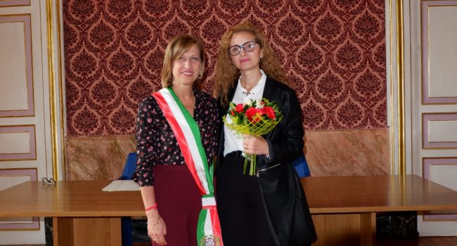 Cittadinanza italiana a romena a Caltagirone da 19 anni. Gianina Marin: “Contenta di essere parte integrante di una comunità che mi ha bene accolta”