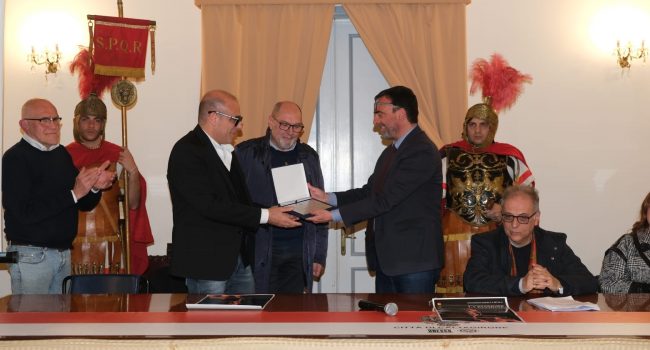 Foto-Passione-di-Cristo-presentazione-in-municipio.jpg-2.jpg