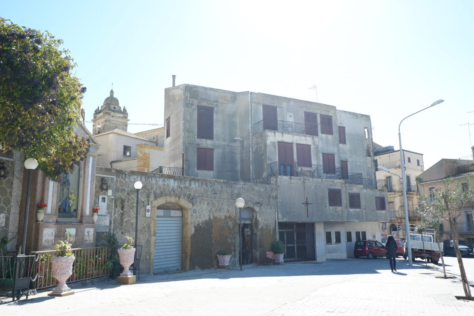 Demolizione dell’antiestetica canonica di San Giacomo, da lunedì 13 marzo