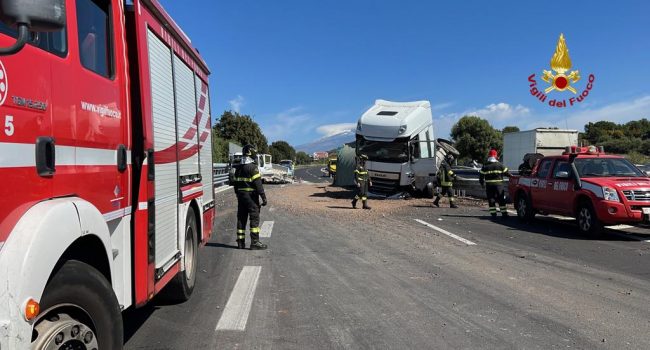 Traffico in tilt per incidente stradale su tangenziale Catania