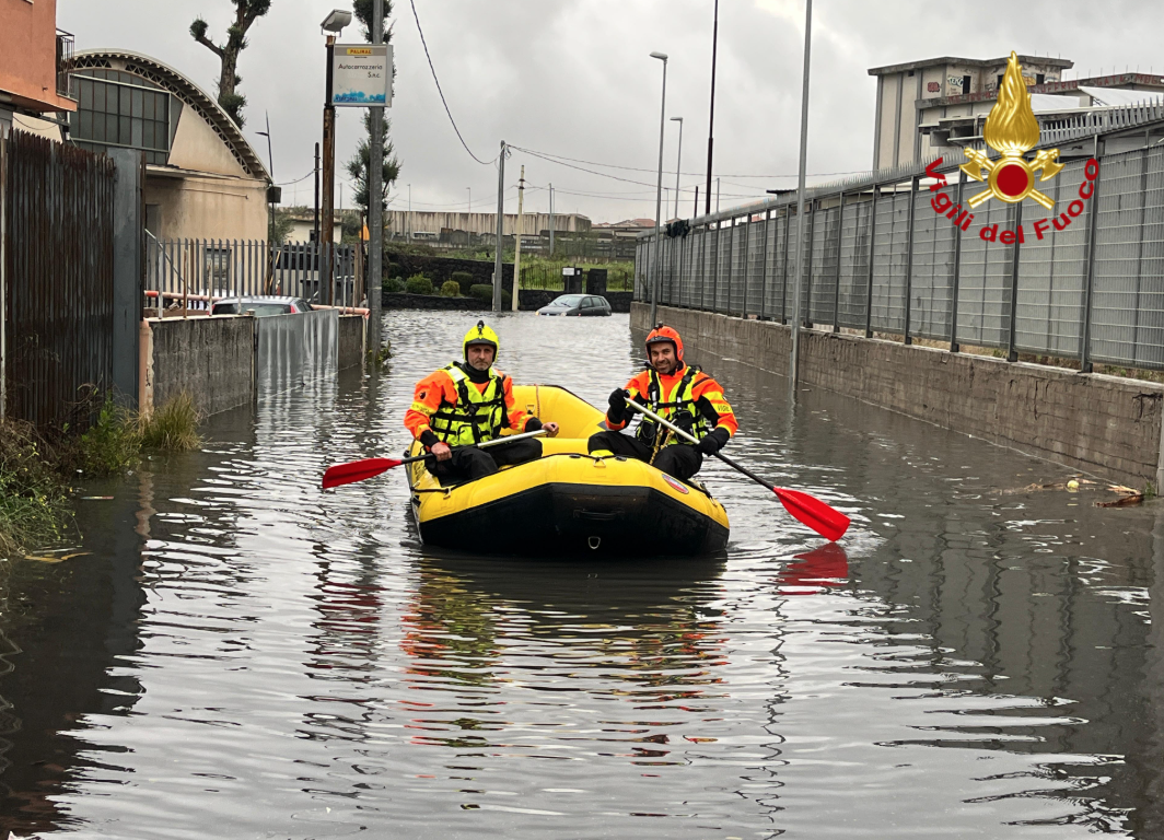 Maltempo in Sicilia orientale: interventi dei Vigili del Fuoco nel catanese