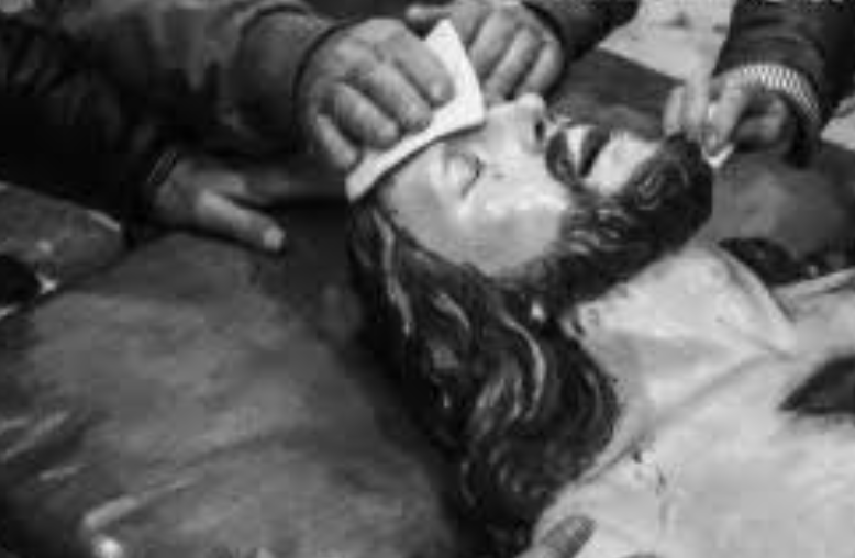 Al Museo “Hoffmann” di Caltagirone la mostra “Per Santa Devozione” con le fotografie di Andrea Annaloro.