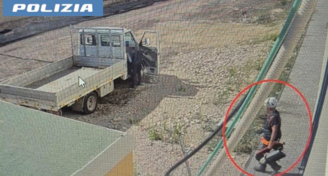 Rubano nel cantiere dove lavorano. Denunciati due operai gelesi