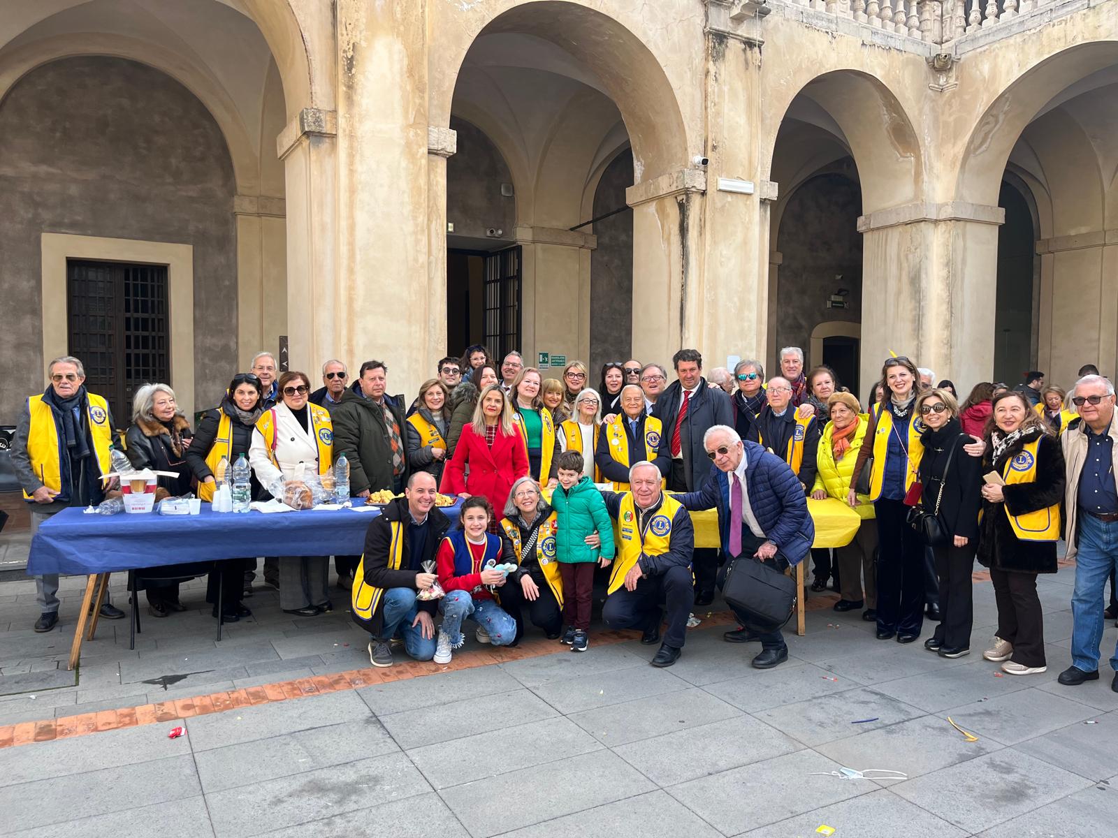 Festa della Befana, dolci e regali per i bambini Corte Mariella Lo Giudice a Catania