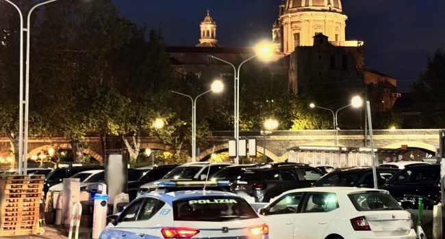 Polizia arresta parcheggiatore abusivo a Catania