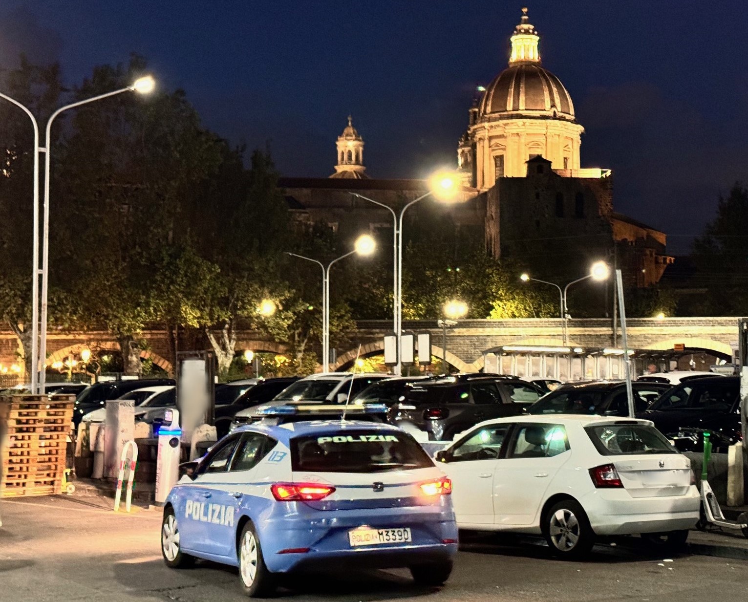 Polizia arresta parcheggiatore abusivo a Catania