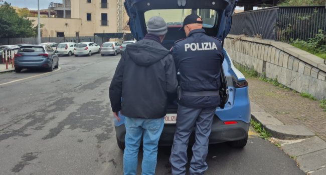 Sosta selvaggia a Catania: denunciato parcheggiatore abusivo