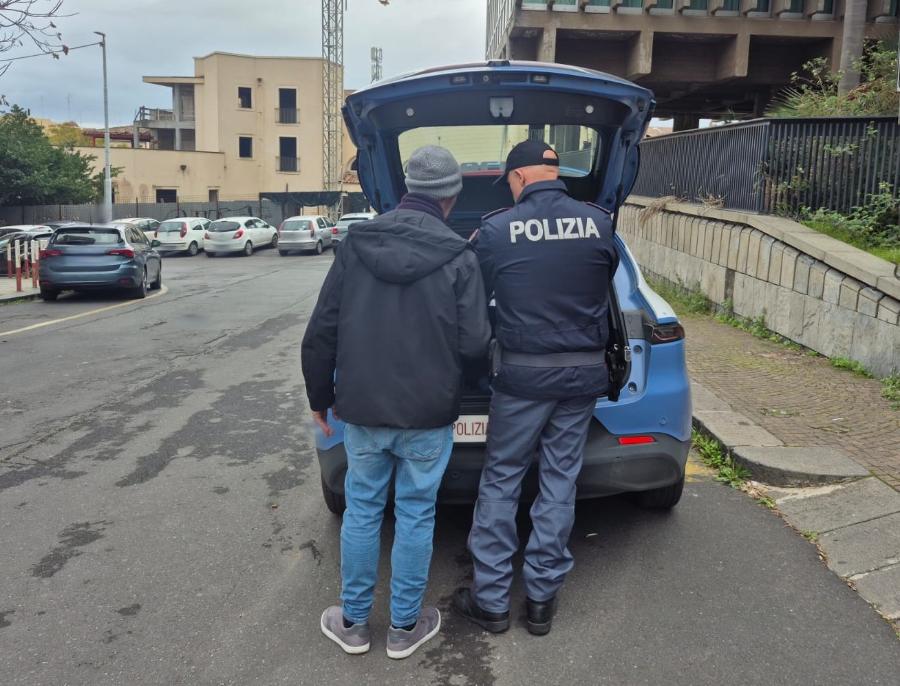 Sosta selvaggia a Catania: denunciato parcheggiatore abusivo